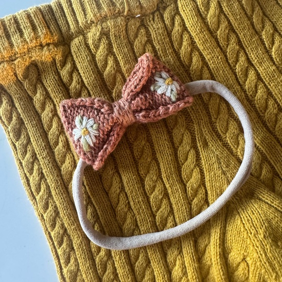 Wild Wawa Other - Wild Wawa embroidered bow